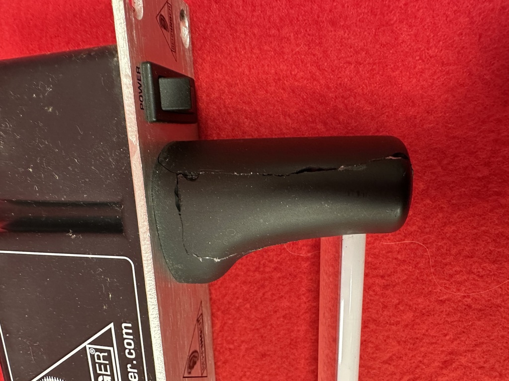 Behringer PL2000
