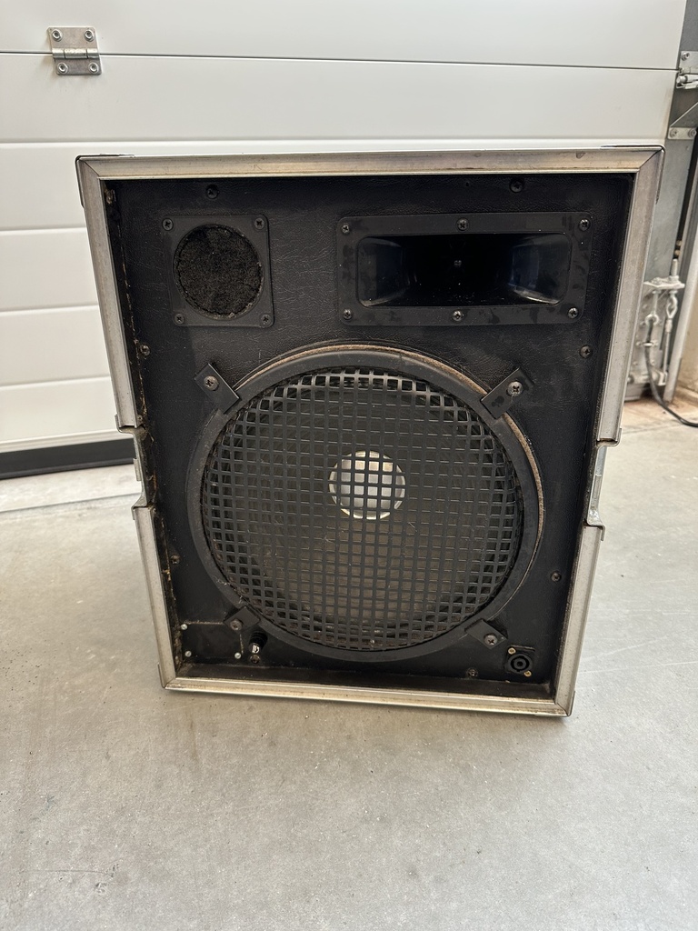 Monitor speaker