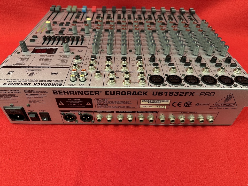 Behringer Eurorack UB1832FX-PRO (refurbished)