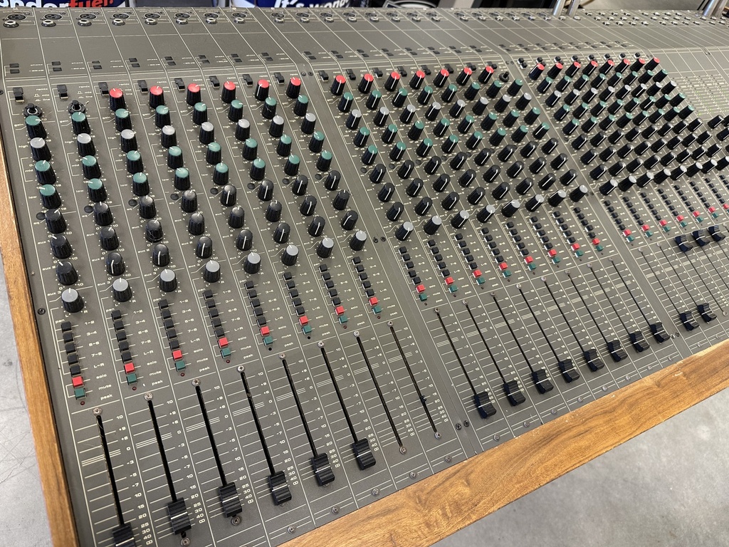 D&R Series 900 24-ch (untested)