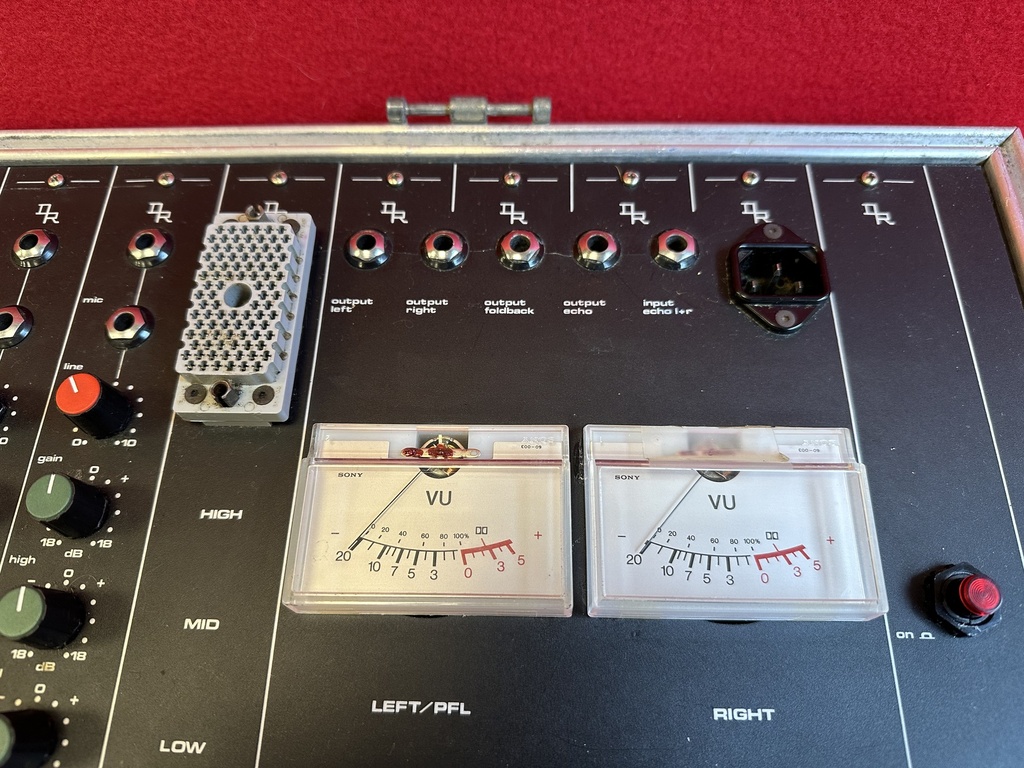 D&R MR600 12-ch (refurbished)