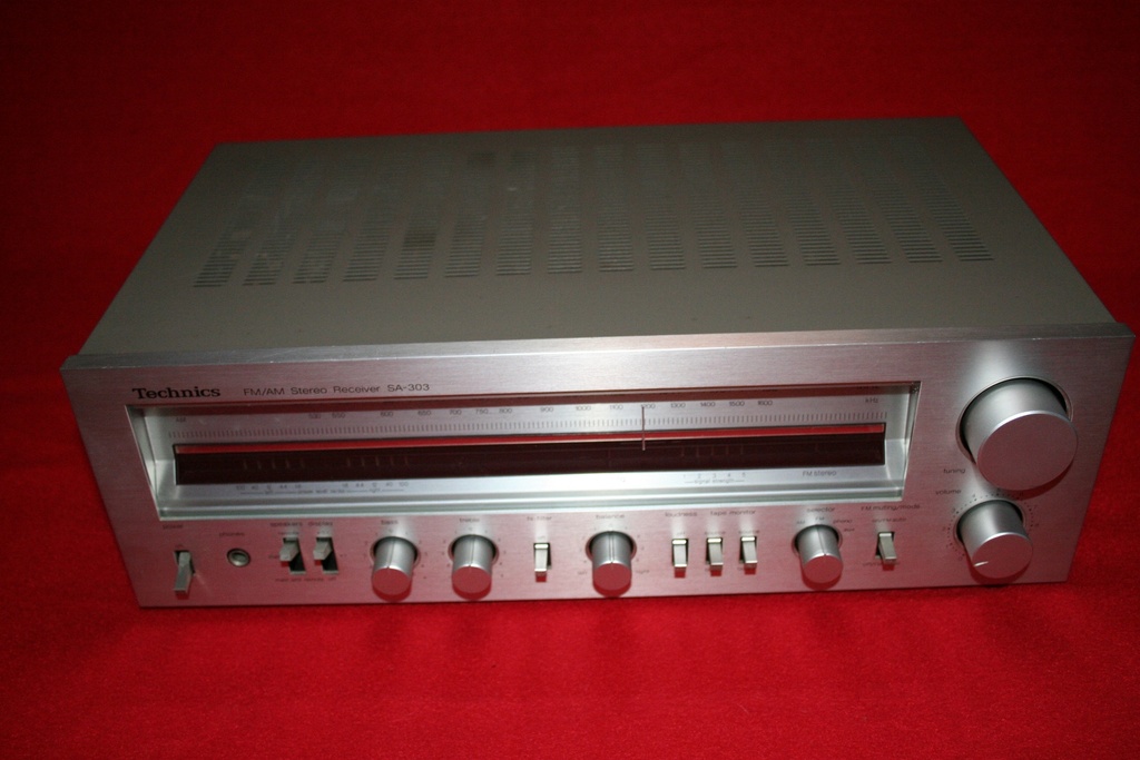 Technics SA303 (used)