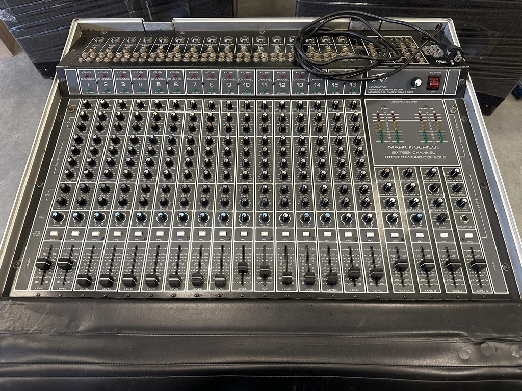Peavey Mark III Sixteen Channel Stereo Mixing Console (refurbished)
